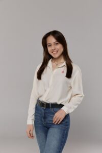 Лола Хайдарова